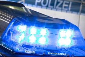 Junge Männer schießen in Plauen mit Luftgewehr - Zwei junge Männer (18 und 19 Jahre) haben am Samstag gegen 21.15 Uhr Schießübungen an der Plauener August-Bebel-Straße absolviert. Die Polizei stellte einen der beiden, der andere flüchtete.