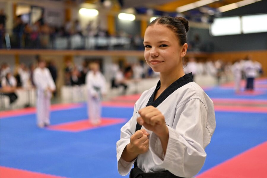 Junge Taekwondo-Kämpferin läuft zu Hochform auf - Bereit für die erste EM: Jessica Storm, hier bei den diesjährigen Sachsenmeisterschaften im September in Rochlitz, startet Ende November bei den Europameisterschaften im Formenlauf in Innsbruck.