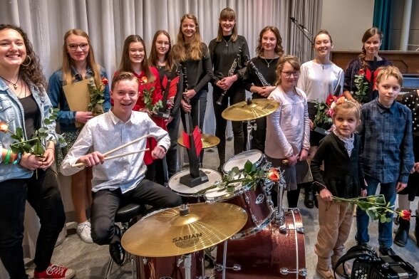 Die besten Kinder und Jugendlichen in den Genres Musik und Rezitation des Wettbewerbs "Trau dich!" wurden am Sonntag in der Silberscheune in Pobershau geehrt. 