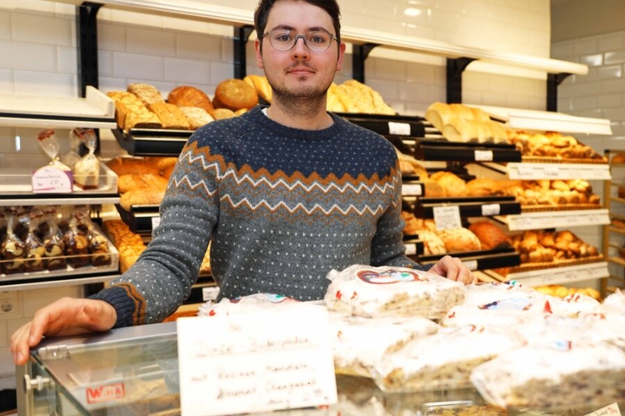 Junger Bio-Bäcker setzt Tradition fort - Patrick Meinel hinter der Verkaufstheke im Laden an der Äußeren Plauenschen Straße in Zwickau. 