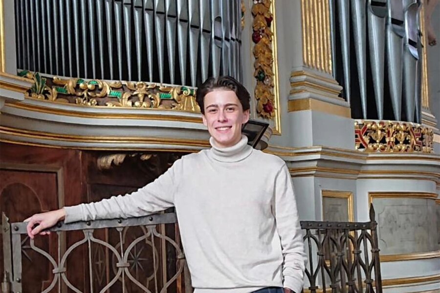 Junger Organist: Vom Freiberger Dom in die Stadtkirche Oederan - Jonathan Weiler, Bundesfreiwilliger im Freiberger Dom, wird zur Orgelmusik in Oederan spielen.