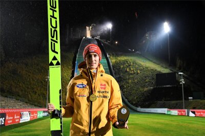 Junioren-Meisterschaft: Tittel fliegt erneut zum Titel - Skispringer Adrian Tittel von der SG Nickelhütte Aue ist erneut deutscher Meister der Junioren geworden. Nun will sich der 19-Jährige aus Sosa im Männerbereich etablieren.