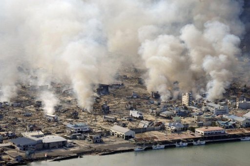 Kühlsystem in drittem Atomkraftwerk teilweise ausgefallen - Das Erdbeben der Stärke 8,9 erschütterte den Nordosten Japans am Freitag und löste bis zu zehn Meter hohe Tsunami-Wellen aus.