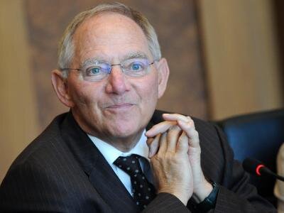 Kabinett beschließt Haushaltspläne für Zeit nach der Wahl - Bundesfinanzminister Schäuble will trotz Fluthilfen ab 2015 Schulden abbauen.