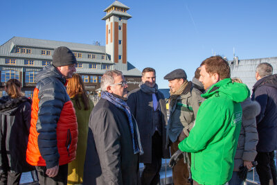 Kabinett tagt auf dem Fichtelberg - Die Minister haben sich am Freitag zur Klausurtagung auf dem Fichtelberg Oberwiesenthal getroffen.
