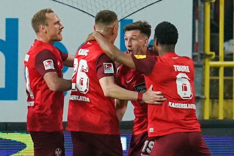 Kaiserslautern feiert wichtigen Sieg im Abstiegskampf - Kaiserslautern feierte im Kampf um den Klassenverbleib einen wichtigen Sieg.