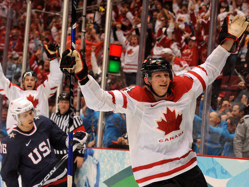 Kanadas Traum vom Eishockey-Gold wird wahr - Corey Perry bejubelt seinen Treffer zum 2:0