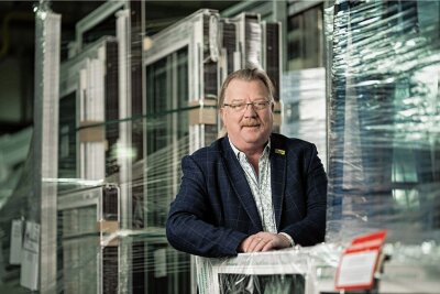 Kandidat für den Wettbewerb "Sachsens Unternehmer des Jahres": Ein Fensterbauer, der aus dem Rahmen fällt - Bei Lutz Hiller, Chef der Meissner Fenstertechnik GmbH in Niederau, glänzt nicht nur die Verpackung.
