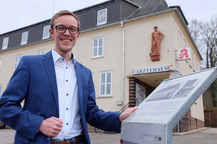 Kandidat möchte junge Unternehmen nach Oelsnitz locken - Thomas Lein tritt bei der Bürgermeisterwahl für die SPD an. Pläne hat der begeisterte Fußballer unter anderem für das Ärztehaus. 