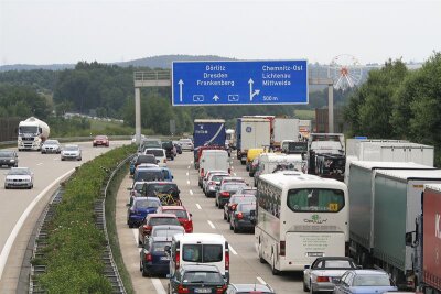 Karambolage auf der A4 - Stau auf der A4: Am Freitag kam es zu einer Karambolage bei Chemnitz-Ost.