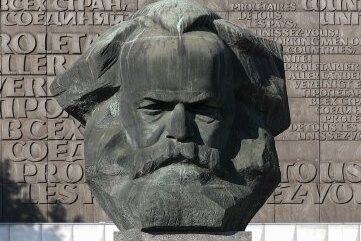 Karl-Marx-Kopf Jubiläum: Brückenstraße am Samstag gesperrt - 