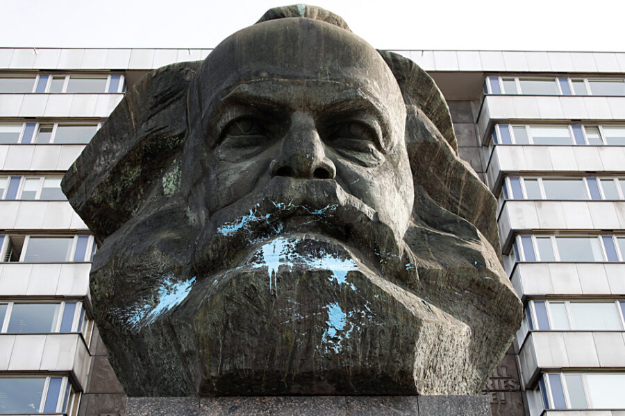 Karl-Marx-Monument in Chemnitz mit Farbe beschmiert - 