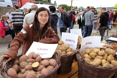 Kartoffelfest: Darum sind Adretta und Laura so beliebt - Lena Waldow kennt sich mit den Kartoffelsorten bestens aus.