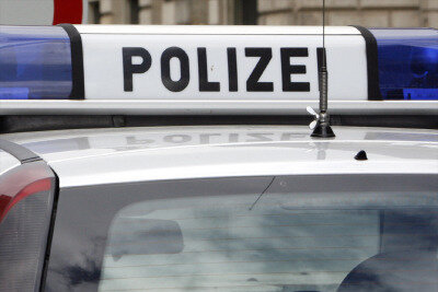 Kassiererin in Roßwein mit Pistole bedroht: Polizei sucht Zeugen - 