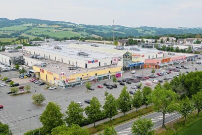 Kaufland Annaberg schließt: Vorerst letzte Chance für den Großeinkauf - Die Kaufland-Filiale im Erzgebirgscenter an der B 101 bleibt von Montag an bis zum 9. August geschlossen.