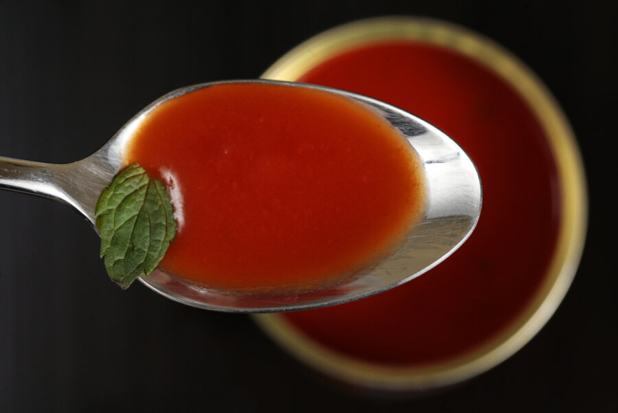 Kaum Tomaten und Pilze: Was alles nicht in die Tütensuppe kommt - Im Durchschnitt enthält eine Tomatensuppe aus der Tüte nur 6,4 Gramm Tomaten pro Teller.