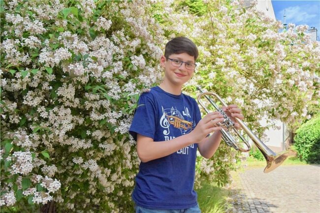 Kein bisschen leise: Warum ein 13-Jähriger auf eine 100 Jahre alte Truppe setzt - Fabian Franke ist das jüngste Mitglied im Posaunenchor Burgstädt. 