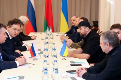 Der genaue Ort der Gespräche zwischen einer ukrainischen und russischen Delegation ist nicht bekannt - er soll sich an der Grenze zwischen der Ukraine und Belarus befinden.