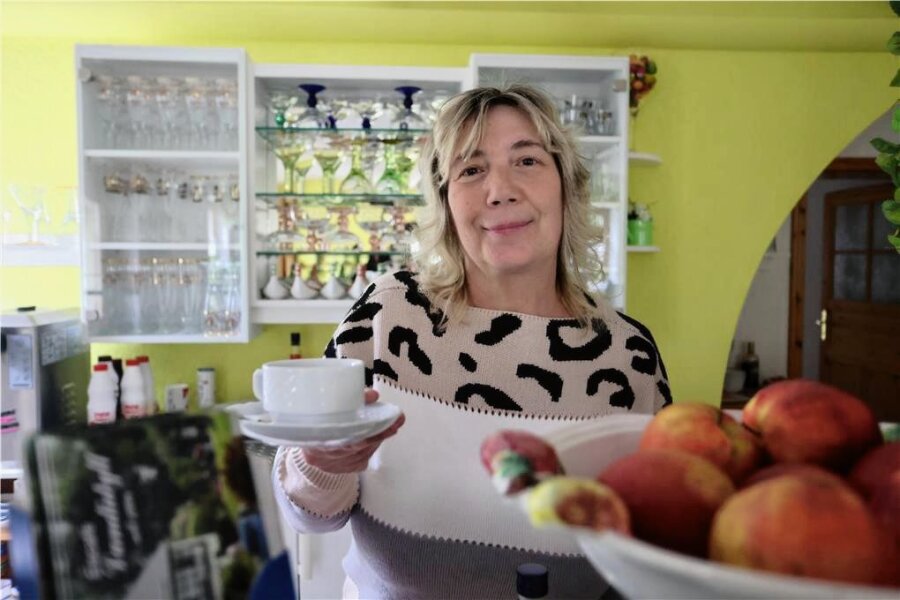 Kein Eis mehr auf dem Dorf - Café in Niederalbertsdorf schließt für immer - Zum letzten Mal serviert Annett Dost am Wochenende ihren Gästen auch Kaffee zum Kuchen und zum Eis. Nach 25 Jahren schließt das "Landidyll" für immer. 