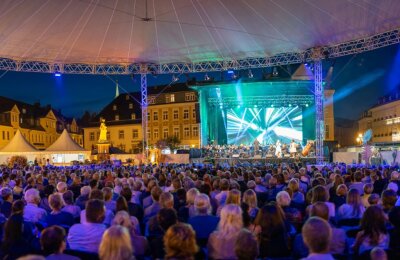 Kein Festival - dafür ein verhextes "Fabulix" - 2019 war beinahe der gesamte Marktplatz von Annaberg ein Festsaal. So und noch größer soll es 2023 wieder werden. 