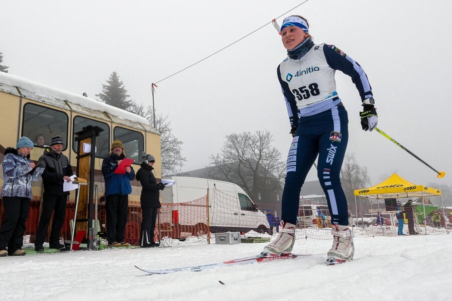 Kein Schwartenberglauf: Trainingstag am Fichtelberg soll den Absagefrust der Skilangläufer mindern - Im Vorjahr konnte der Neuhausener Schwartenberglauf noch bei guten Schneebedingungen absolviert werden.