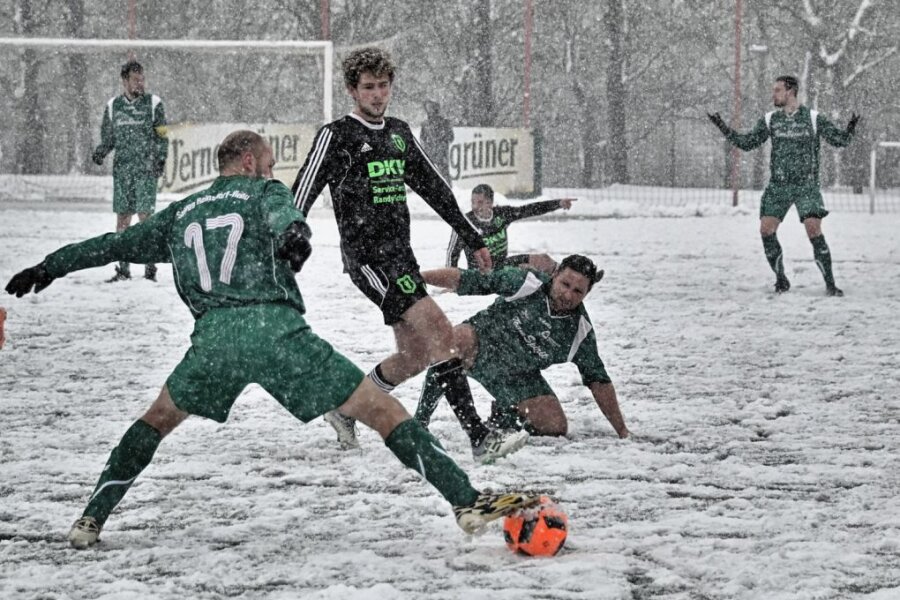 Kein Sieger im Schneetreiben von Zwickau - 