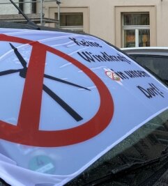 Kein Windradbau gegen Bürgerwillen - Oederaner protestierten mit Plakaten gegen die geplante Ansiedelung von Windrädern.
