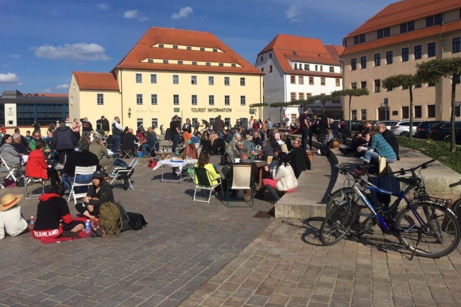 Keine Anzeigen zu Picknick auf dem Freiberger Schlossplatz - 