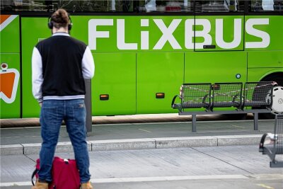 Keine Corona-Impfung, kein Test: Flixbus lässt Fahrgäste stehen - Keine Mitfahrt ohne die 3G bei Flixbus? 