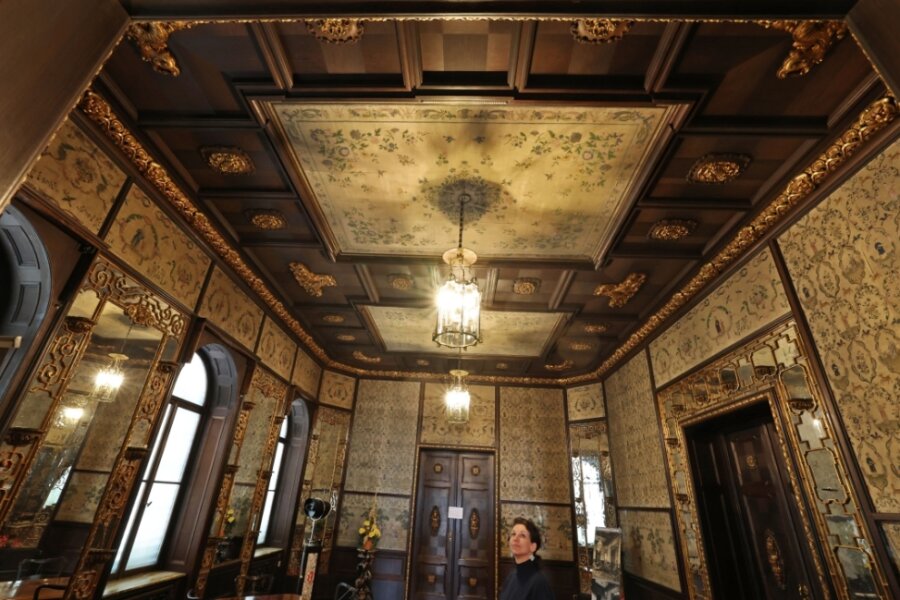 Um die Seidentapeten im chinesischen Zimmer des Schlosses Waldenburg zu schonen, wird der Raum nur ausnahmsweise beleuchtet. 