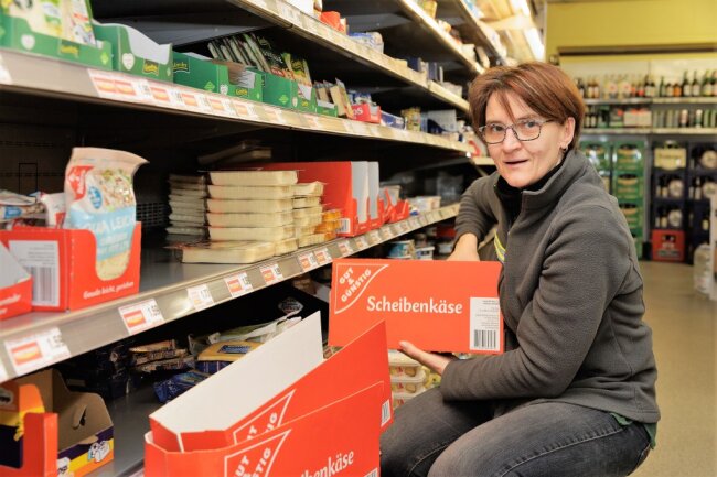 Heike Nestler ist seit mehr als zehn Jahren Inhaberin des Supermarkts in ihrem Heimatort Herold. Nun hat sie sich entschlossen, den Laden an der Zschopauer Straße zu schließen. 