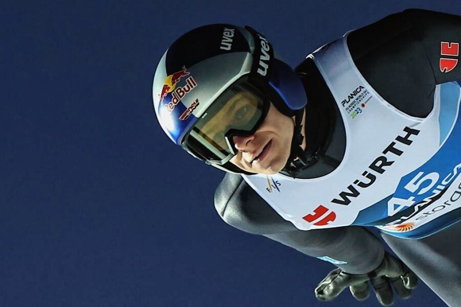 Keine Medaille für deutsche Skispringer von der Großschanze - Timi Zajc fliegt vor begeistertem Heimpublikum zum Titel - Andreas Wellinger verpasste seine dritte Medaille in Planica. 