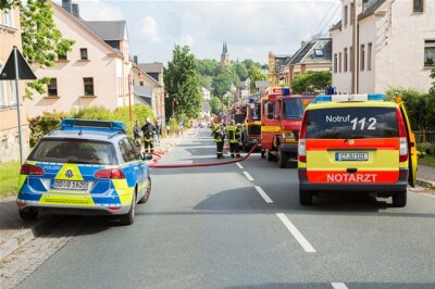Kellerbrand in Niederwürschnitz - Vier Personen evakuiert - 