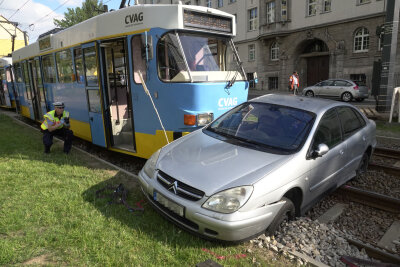 Kinder bei Unfall mit Straßenbahn verletzt - 