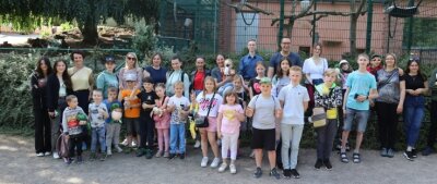 Kinder erleben im Stadtpark fröhliche Auszeit vom Alltag - Junge Menschen aus der Ukraine und Einheimische haben auch den Rundgang durch den Tierpark genossen.