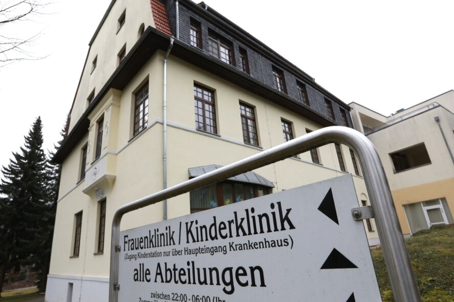 Die Zukunft der Kinderklinik im Lichtensteiner Krankenhaus ist nach wie vor offen. Nun beschäftigt sich auch das Landgericht in Zwickau mit dem Thema. Wann die Richter entscheiden - wenn sie es überhaupt tun - ist offen.
