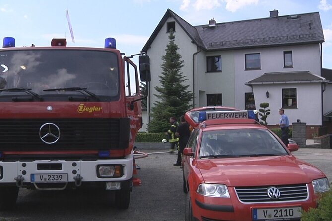 Am Brandort waren 35 Kameraden der Freiwilligen Feuerwehr Reichenbach im Einsatz.