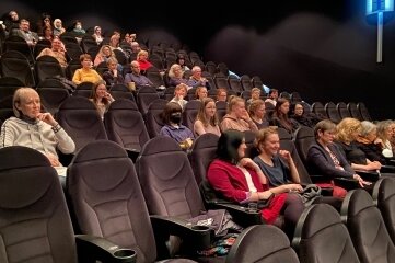 Kino für Unbeugsame - Rund 80 Gäste, darunter auch Männer, kamen zum Frauentagskino ins Freiberger Kinopolis. 