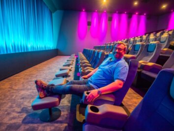 Kinobetreiber bereiten sich für den Neustart vor - Hendrik Pelzer betreibt das Nickel-Odeon in Aue. Er freut sich auf den Neustart, dann in einem komplett umgebauten Kinosaal. 