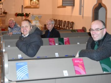 Kirche "Zentrum und Segen für die Stadt" - Die ehemaligen Pfarrer Johannes Schädlich (l.) und Uwe Winkler, Bernhard Fuß (2. v. l., Vakanz) und der neue Pfarrer Dr. Sebastian Schurig (r., ab 2022).