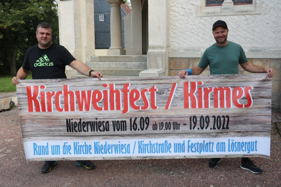 Sie zählen zum Organisationsteam der Kirchweih in Niederwiesa: Andre Miesel (l.) und Frank Buschbeck.