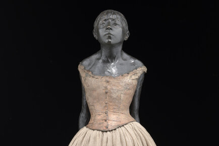 Edgar Degas, Kleine vierzehnjährige Tänzerin, um 1880, ist in alter, neuer Schönheit ab 8. August wieder in Dresden zu sehen.