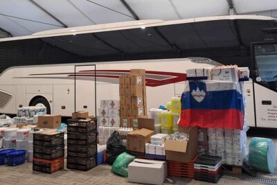 Kleiner Fahrdienst organisiert Hilfe für Slowenien und viele Erzgebirger spenden - Gut sortiert wurden die Hilfsgüter für den Transport nach Slowenien vorbereitet.