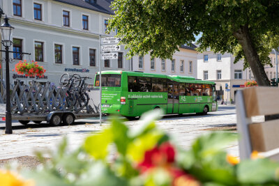 Kleiner Grenzverkehr mit Bus und Bahn startet im Erzgebirge - 
