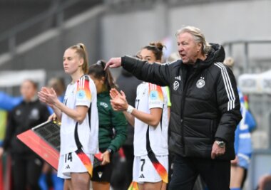 Kleiner Kader, große Auswahl: Wie Hrubesch für Olympia plant - Trainer Horst Hrubesch will die Nationalspielerinnen "körperlich in einem Top-Zustand" haben.