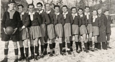 Kleiner Verein mit großer Tradition - Vor 70 Jahren: Die Männer der Sportgemeinschaft Großfriesen, die 1951 gegründet wurde. Ihr erstes Spiel hatten die Plauener in Pöhl mit 1:0 gewonnen. 