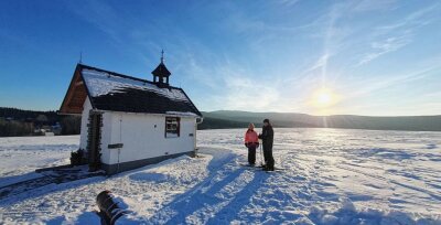 Kleines Gotteshaus mitten im Schnee - Einreichung für den Fotowettbewerb der "Freien Presse": "Kirche Kretscham".