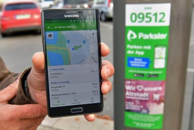 Kleingeld für Parkscheine in Freiberg nicht mehr nötig - An allen 19 Parkautomaten in der Stadt Freiberg kann nun auch per Handy-App ein digitaler Parkschein gelöst und bezahlt werden. 