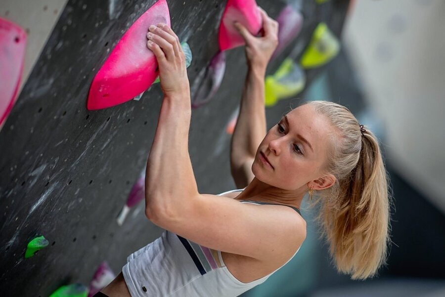 Kletterspezialistin Lucia Dörffel blickt schon zu den Spielen 2024 - Lucia Dörffel aus Chemnitz konnte sich bei den Deutschen Meisterschaften dieses Mal nicht wie erhofft in Szene setzen. 