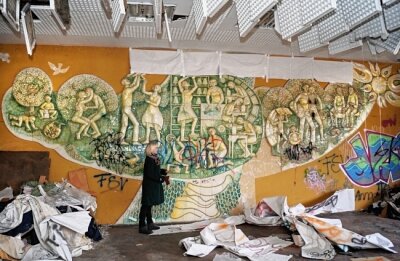 Klier-Mosaik: Bisher kein Platz gefunden - Für das Kachel-Wandbild ist noch immer kein neuer Platz gefunden worden.